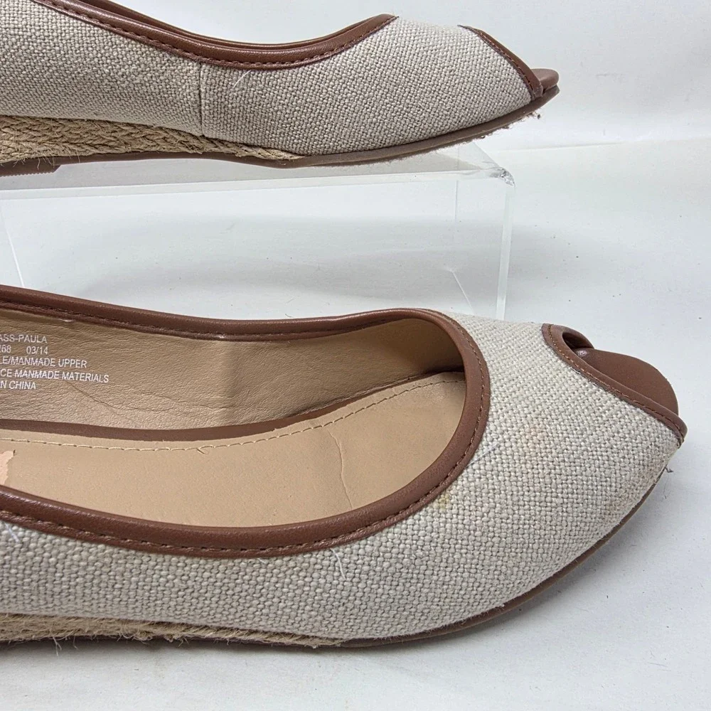 G.H. Bass & Co. ships from